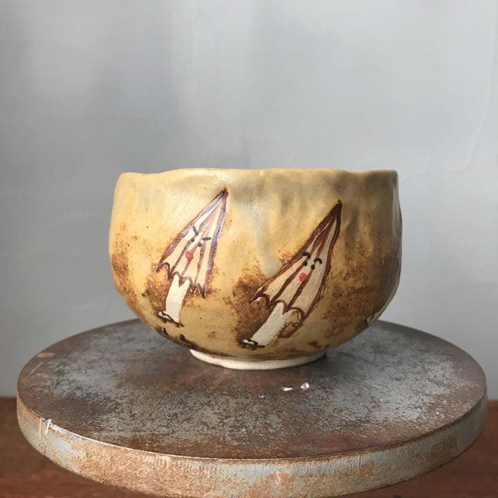 私の作った 抹茶茶碗 唐傘おばけ 妖怪 陶芸 手びねり 手づくね