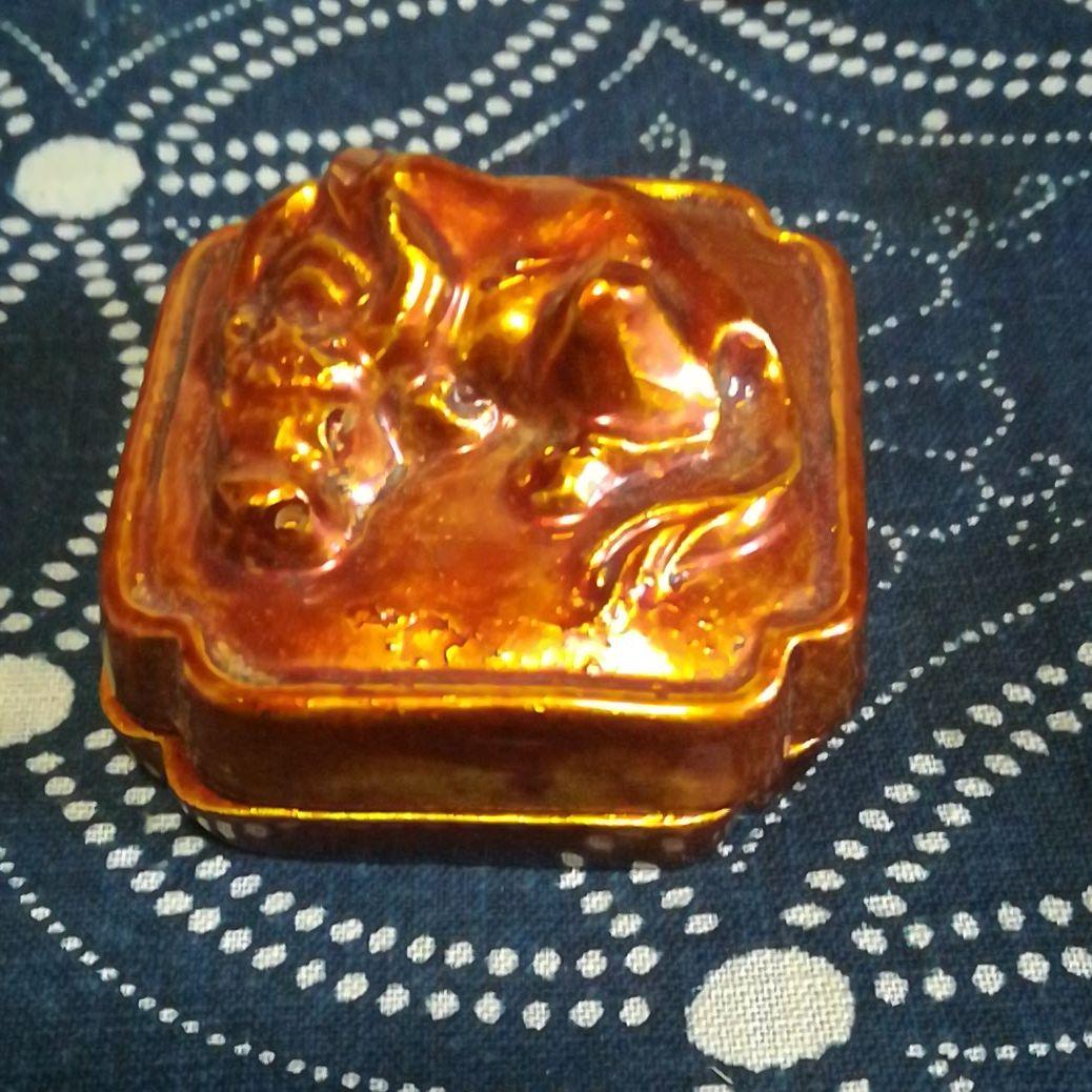 永楽善五郎　保全作　白檀牛香合