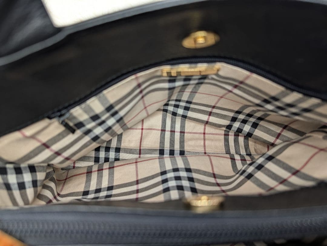 専用品。BURBERRY ブラックレザー ハンドバッグ