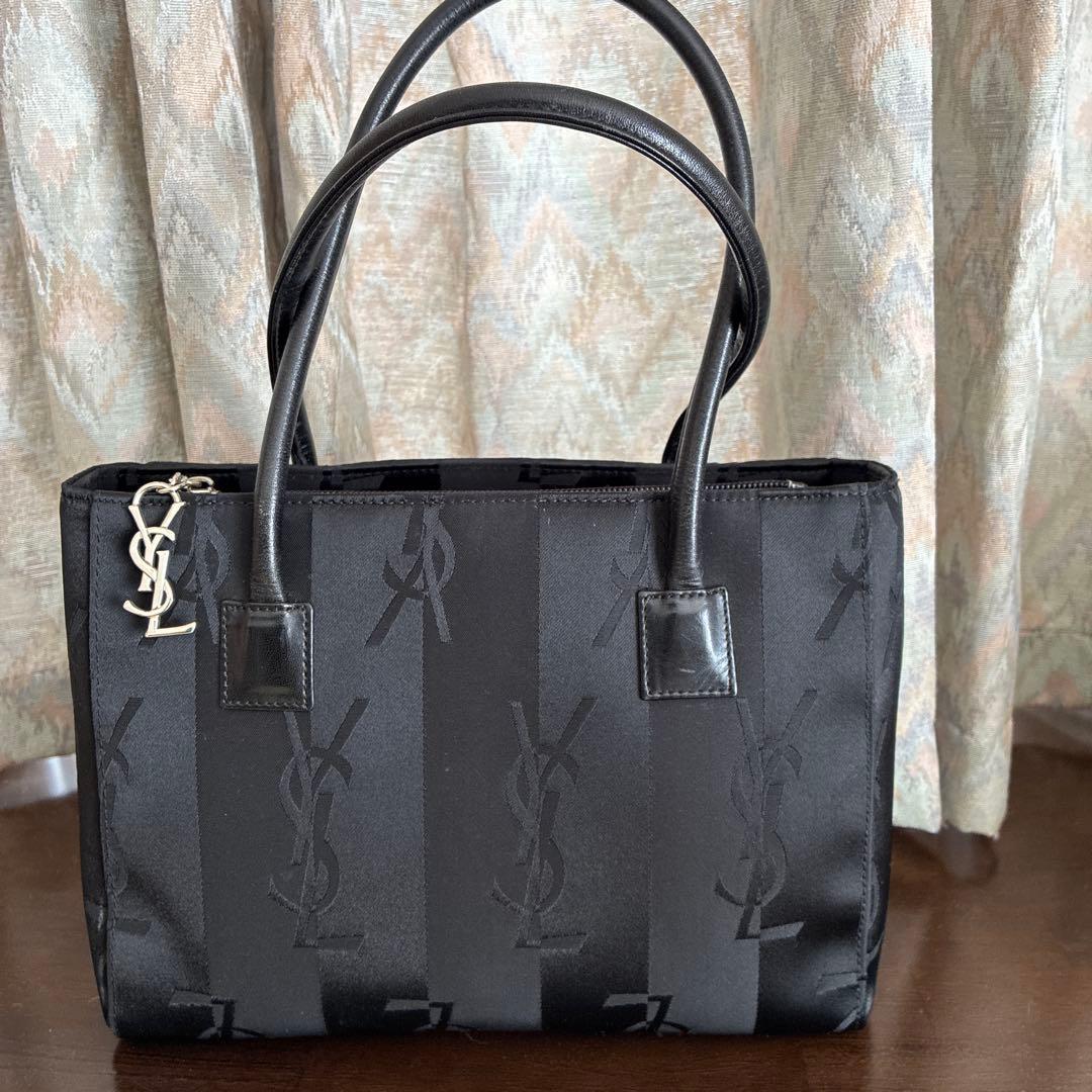 イヴ・サンローラン　フォーマルバッグ　黒