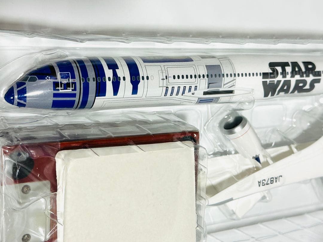 全日空商事 1/200 R2-D2 ANA JET B787-9