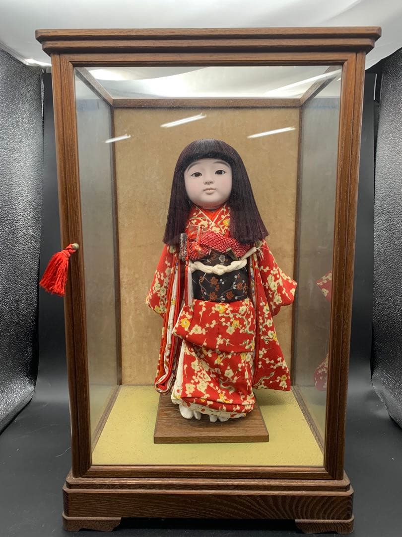 市松人形 赤色の着物 約42cmガラスケース入り約57cm