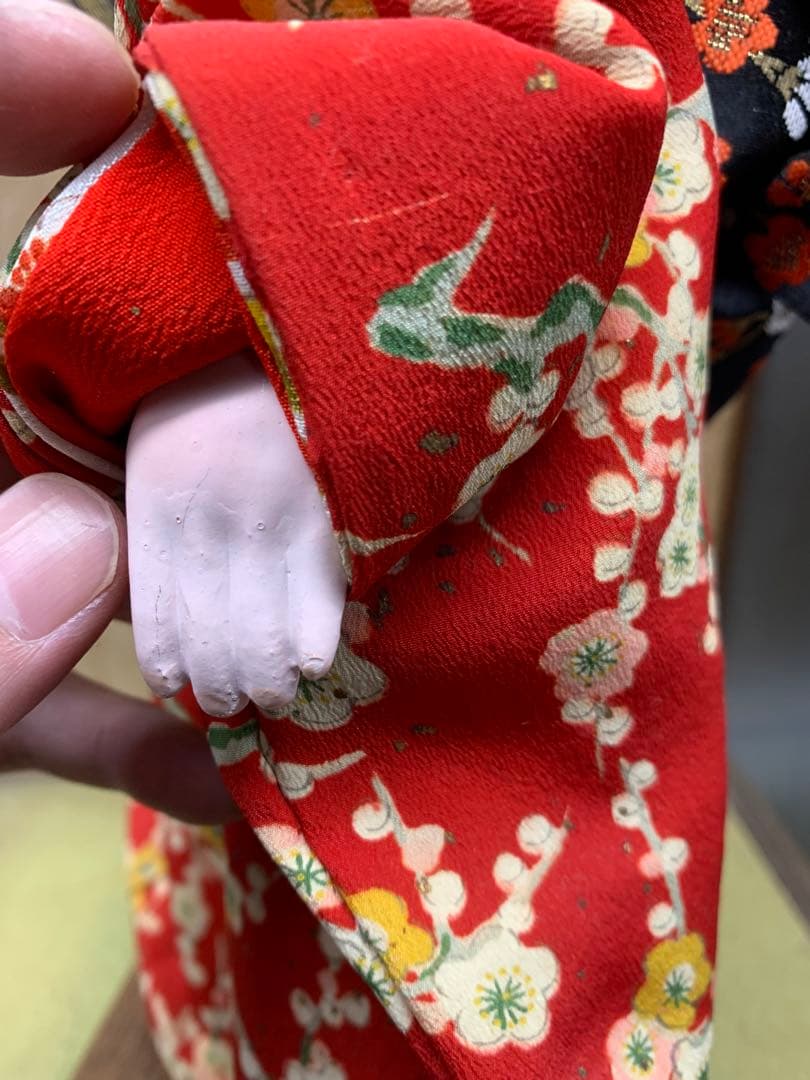 市松人形 赤色の着物 約42cmガラスケース入り約57cm