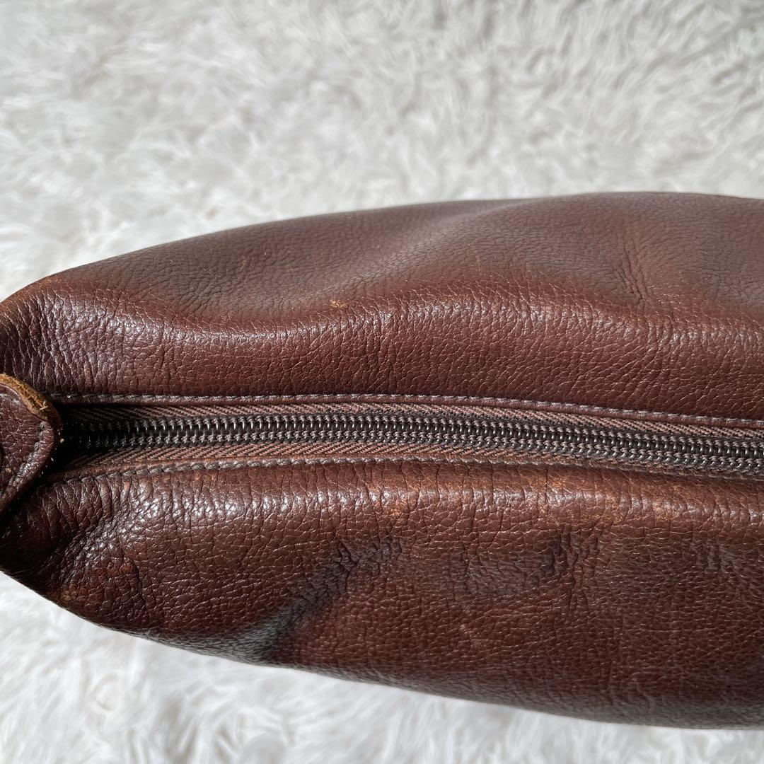 イルビゾンテ　ショルダーバッグ　ダークブラウン　シボ革　ユニセックス