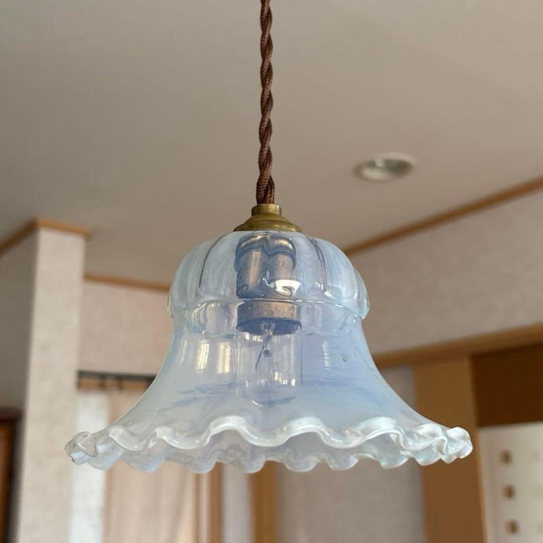 フランスアンティーク　オパールセント　ランプシェード