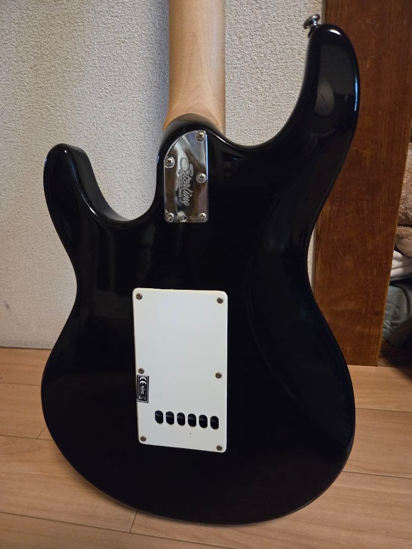 Sterling by Music Man silo3 黒