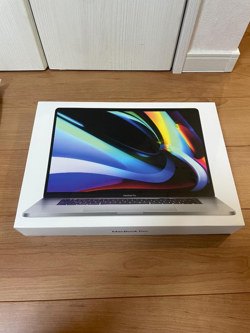 シルバー MacBook 本体 A4121　箱付き