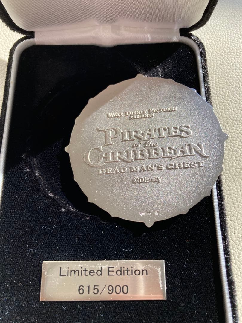 パイレーツ・オブ・カリビアン　純銀製メダル　約113g