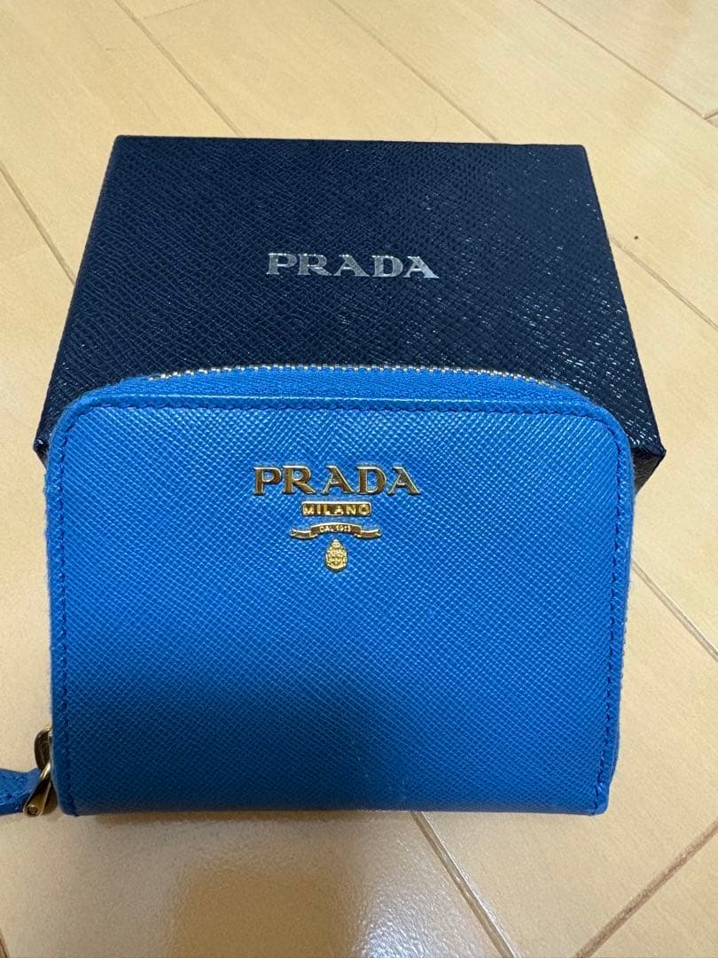 PRADA 財布　青色