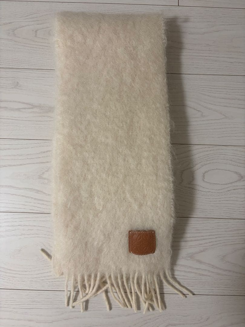 LOEWE マフラー