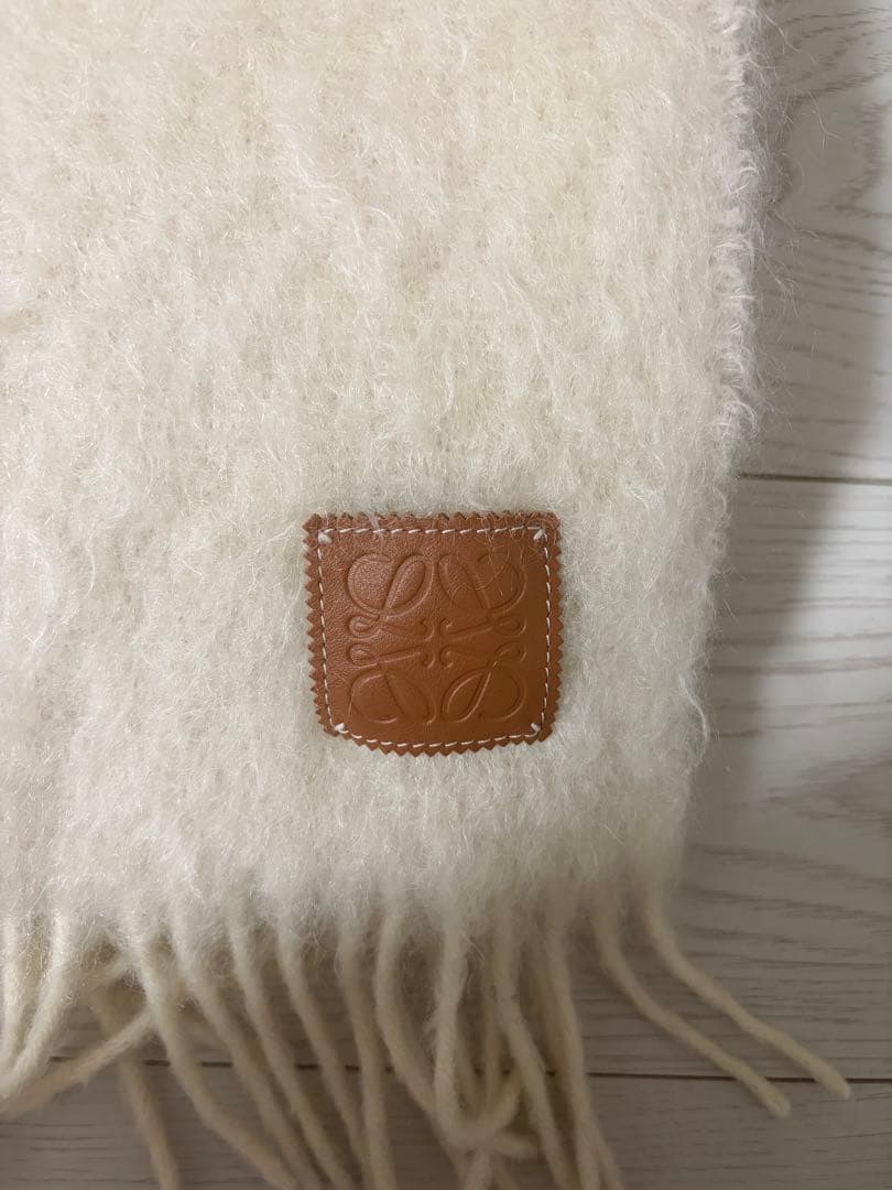LOEWE マフラー