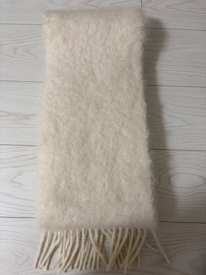 LOEWE マフラー