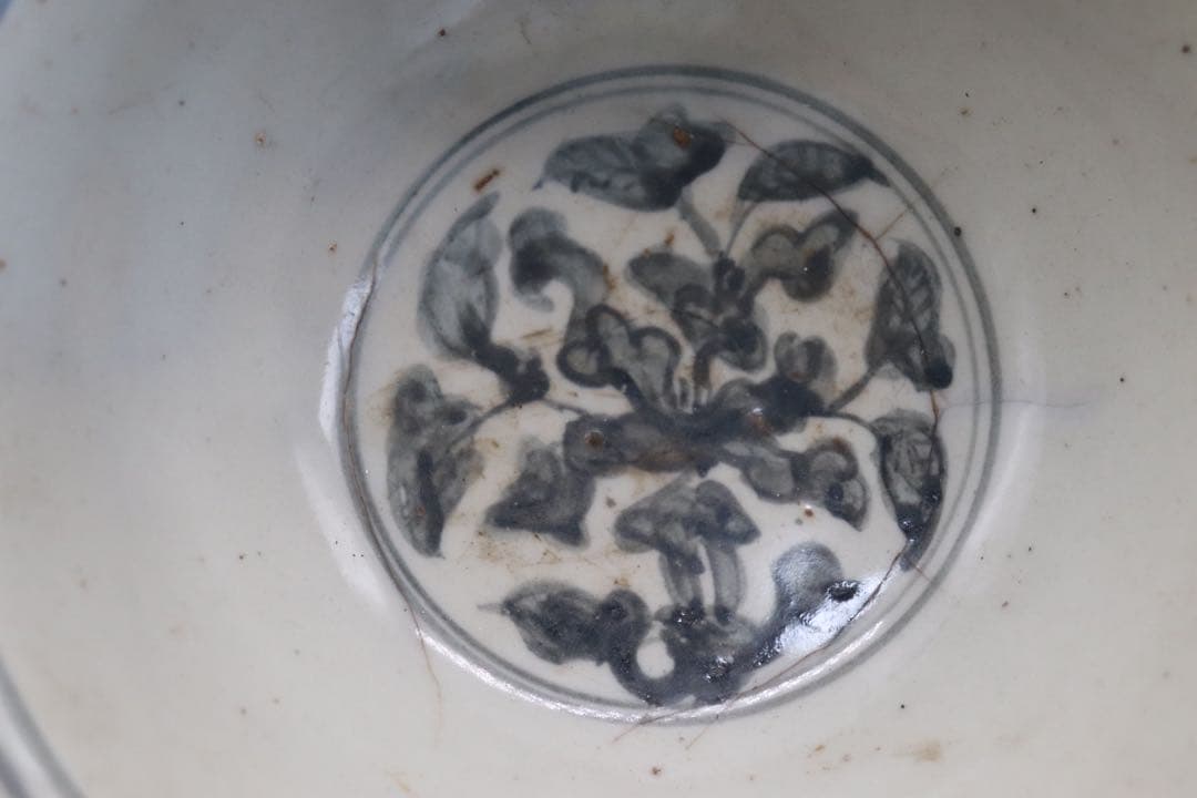 中国　明時代初期　染付　花卉如意紋大碗　アンティーク　送料込み1005