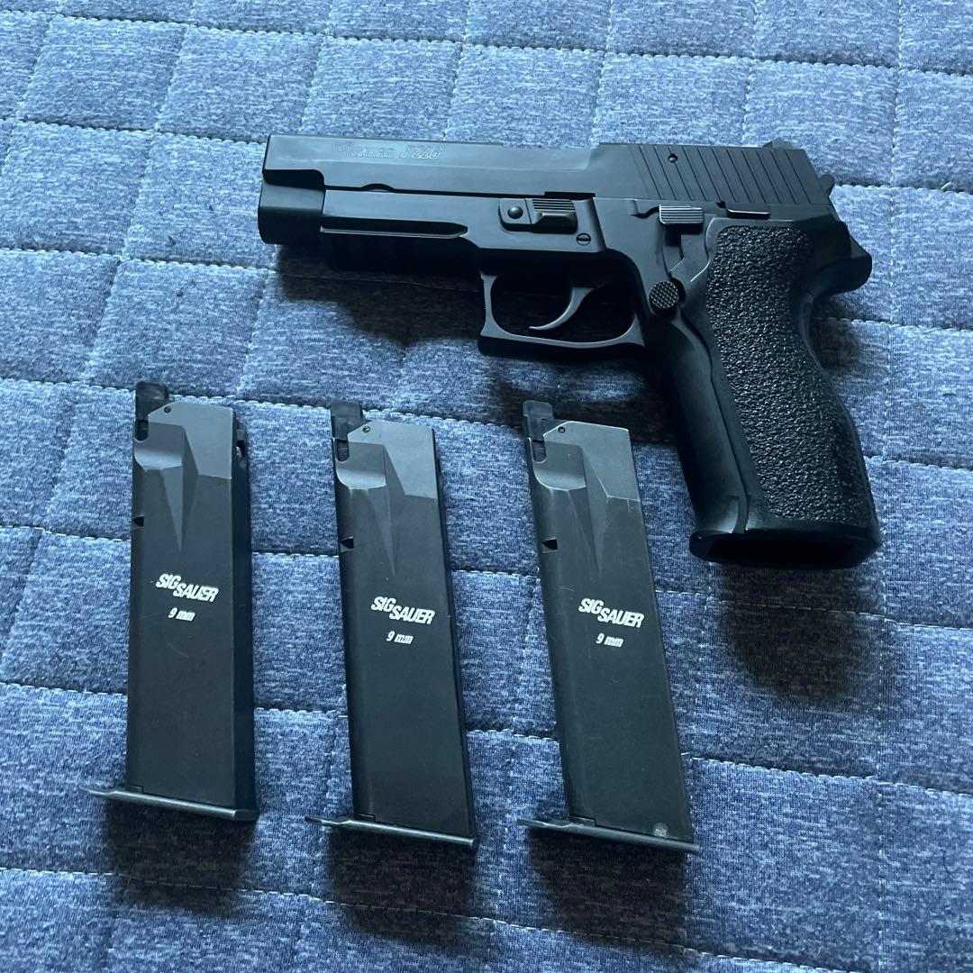 東京マルイ　SIG SAUER P226 ガスガン 3マガジン付き