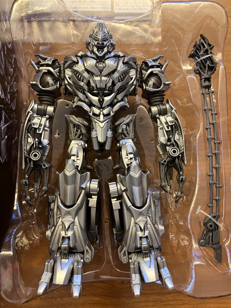 トランスフォーマー　スタジオシリーズ　メガトロン　SS-46
