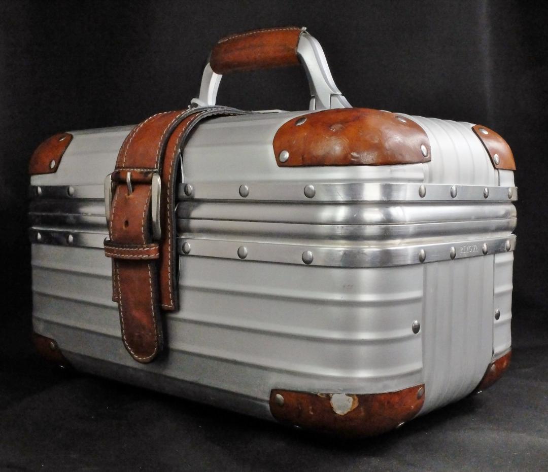 リモワ トパーズ『ASSIMA』ALビューティケース 17L【LTD/激レア】