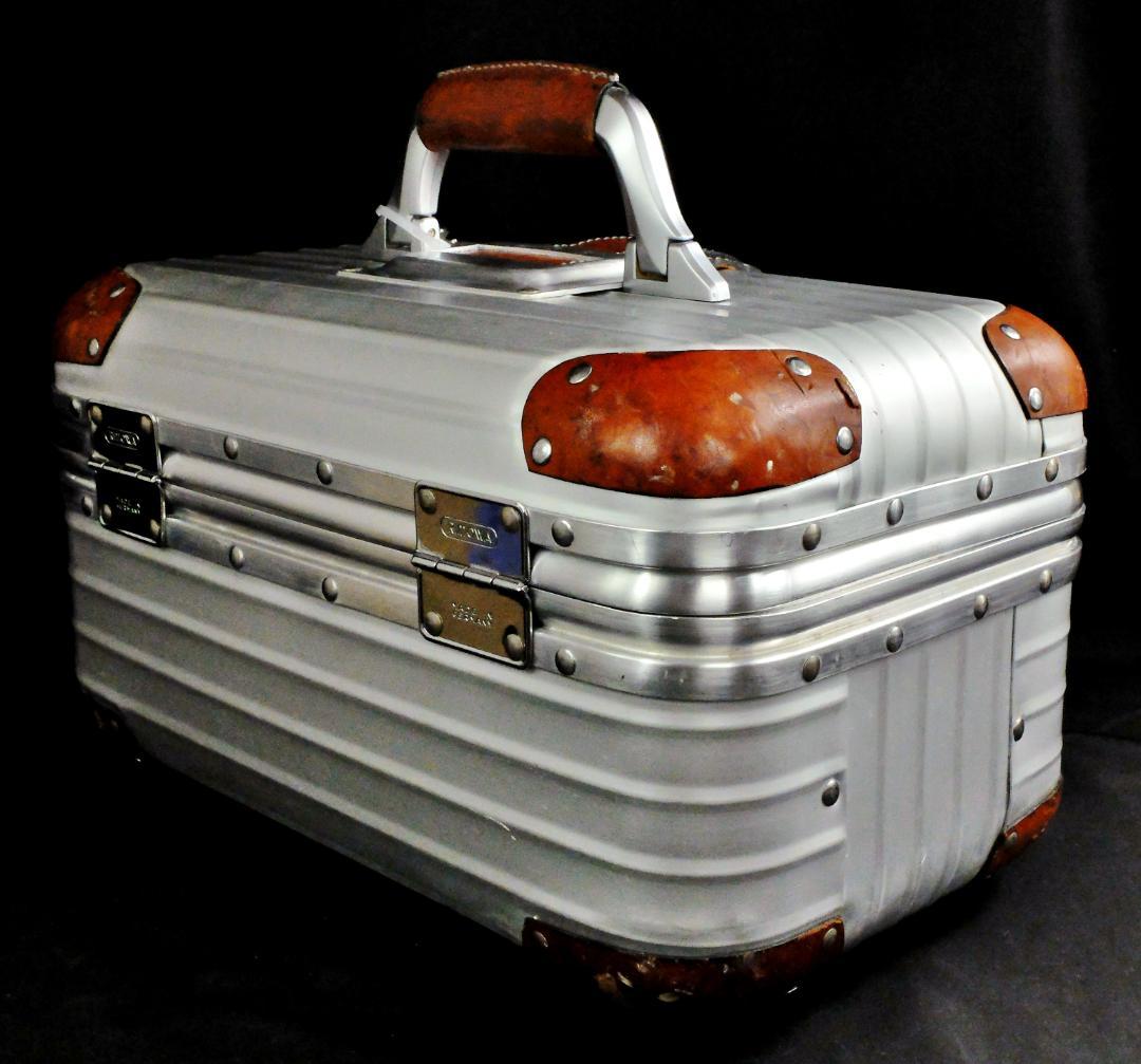 リモワ トパーズ『ASSIMA』ALビューティケース 17L【LTD/激レア】
