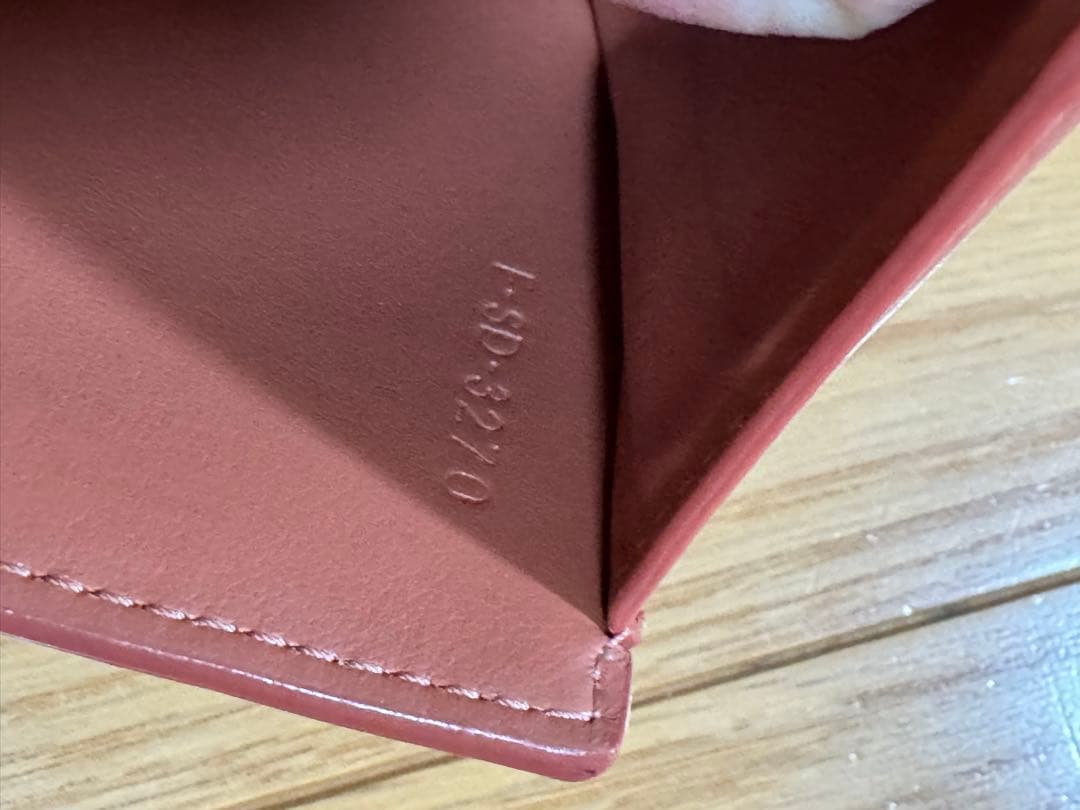 CELINE 三つ折財布 トリオンフ ロゴ金具