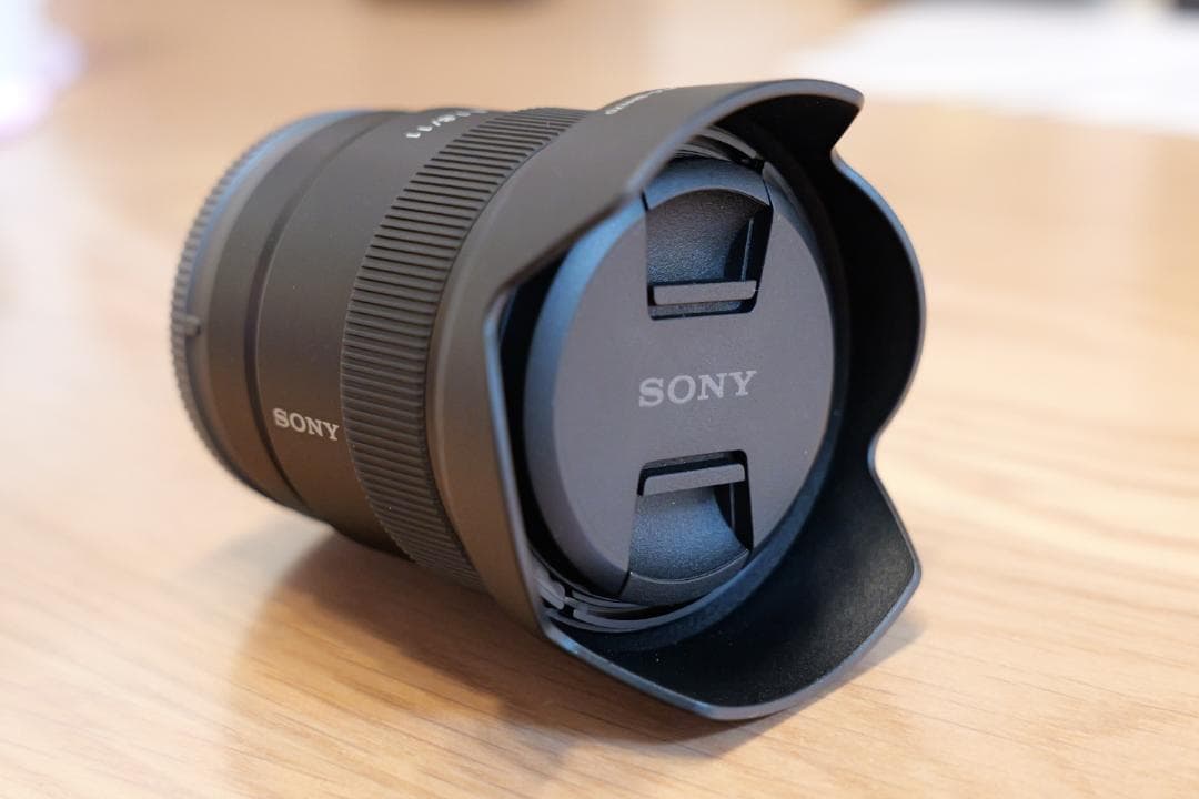 【美品】SEL11F18（SONY ミラーレスカメラレンズ）
