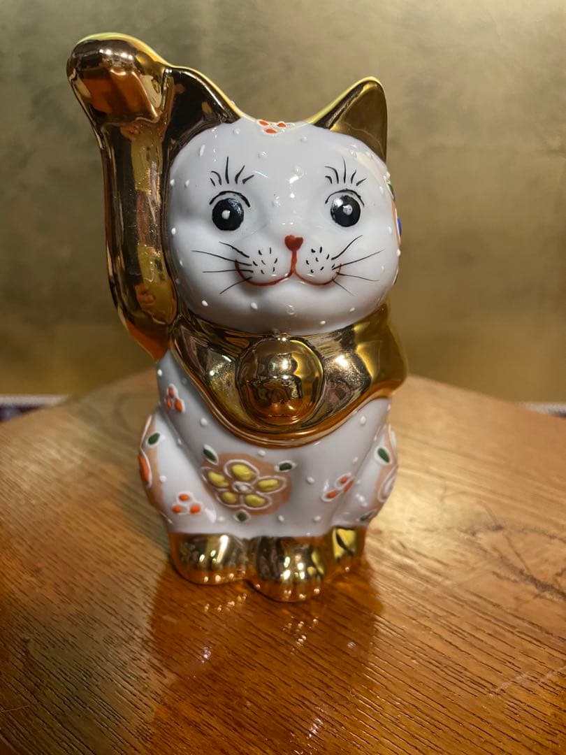 九谷焼 招き猫 置物 金ブチ （右手・高 約11.5cm）
