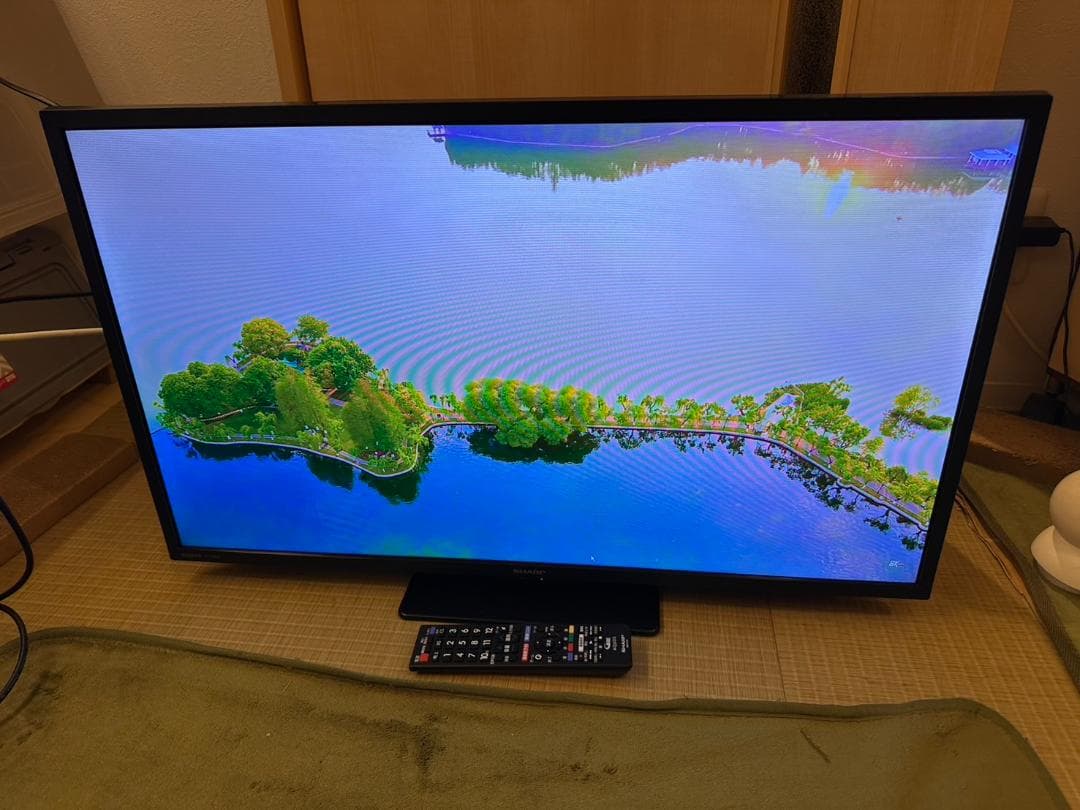 SHARP シャープ　32型　テレビ 2T-C32DE 2023年製　極美品！