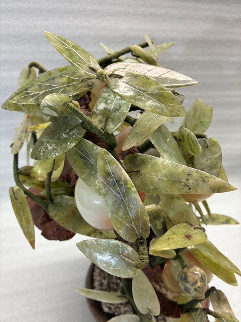 翡翠　桃　天然石　置物