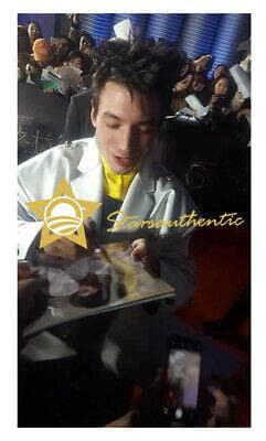 直筆サイン入り写真 エズラ・ミラー ジャスティス・リーグ SA鑑定済