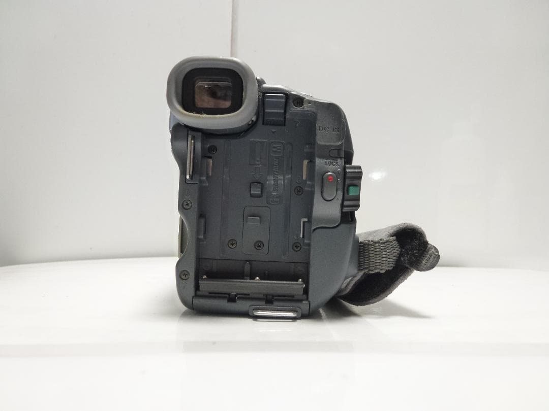 動作品Mini DV　ソニー　デジタルビデオカメラ　SONY DCR-TRV22