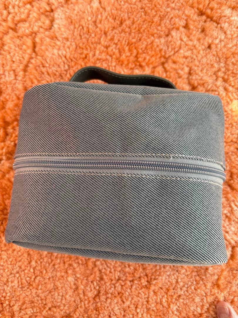 エミレーツ航空　ビジネスクラス　ブルガリ製アメニティセット