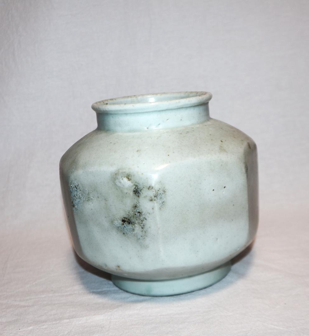 李朝白磁面取り壺