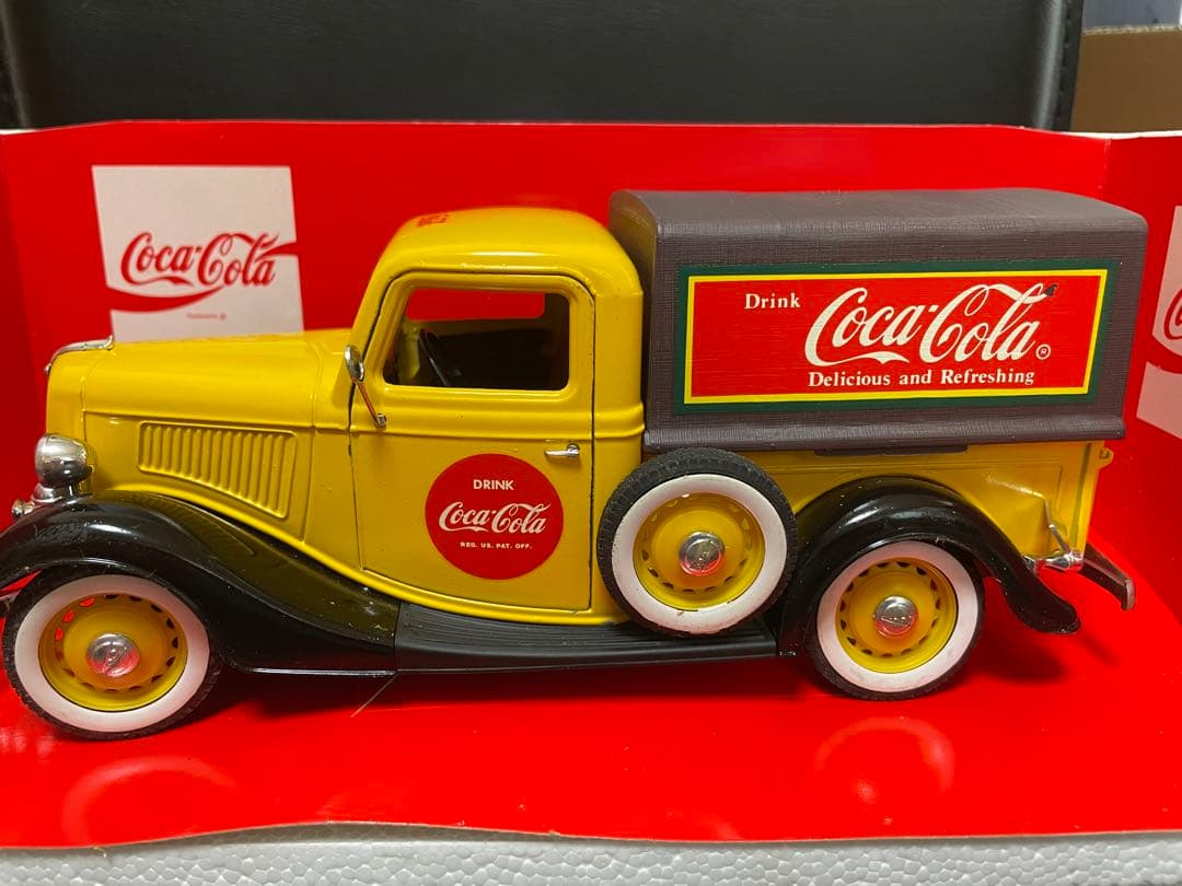 Coca-Cola  Ford V8 全長約23㎝　SOLIDO社　フランス製