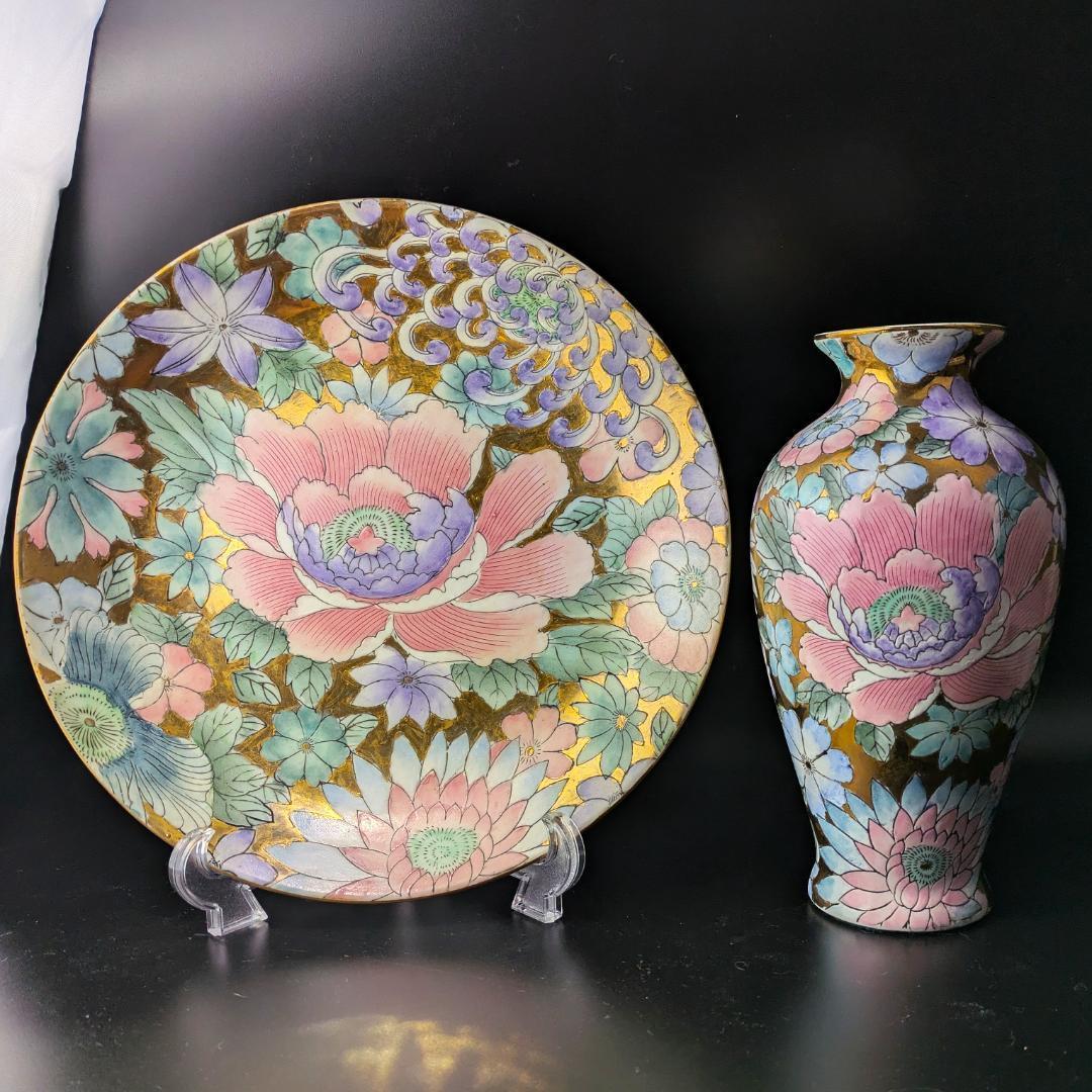 金彩に牡丹と桔梗の花々 装飾陶器の花瓶＆飾皿セット 淡い色彩が美しいです