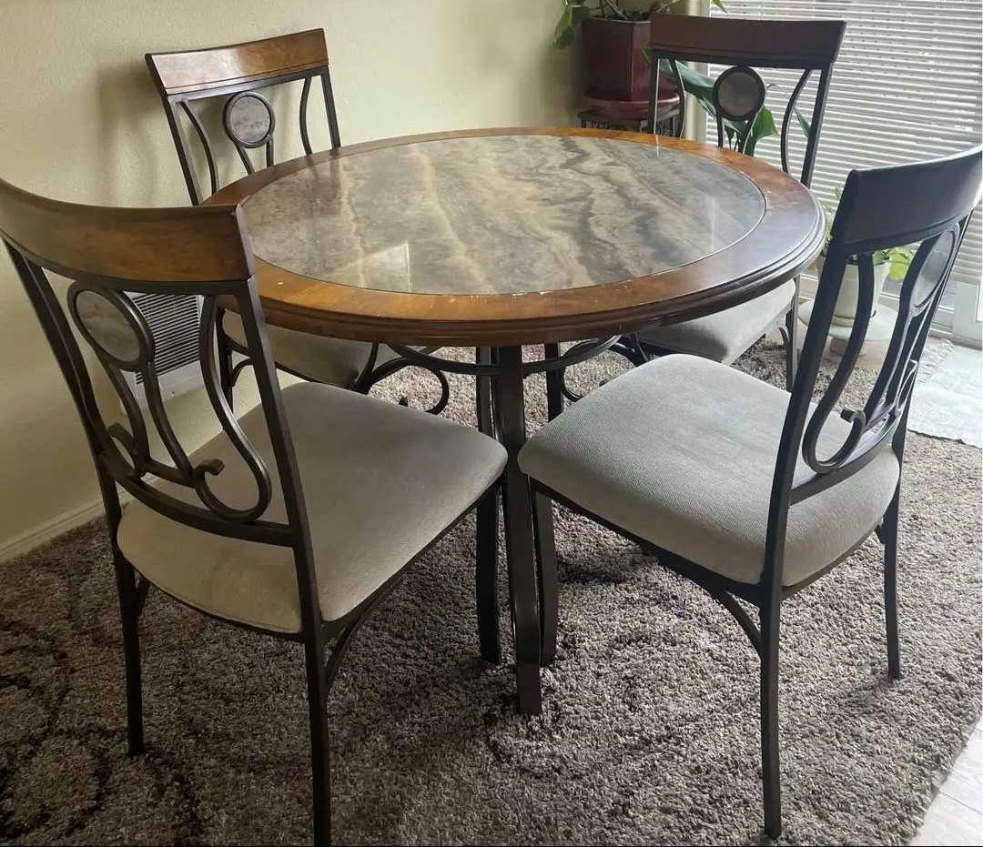 円形ガラス天板のダイニングテーブルセット