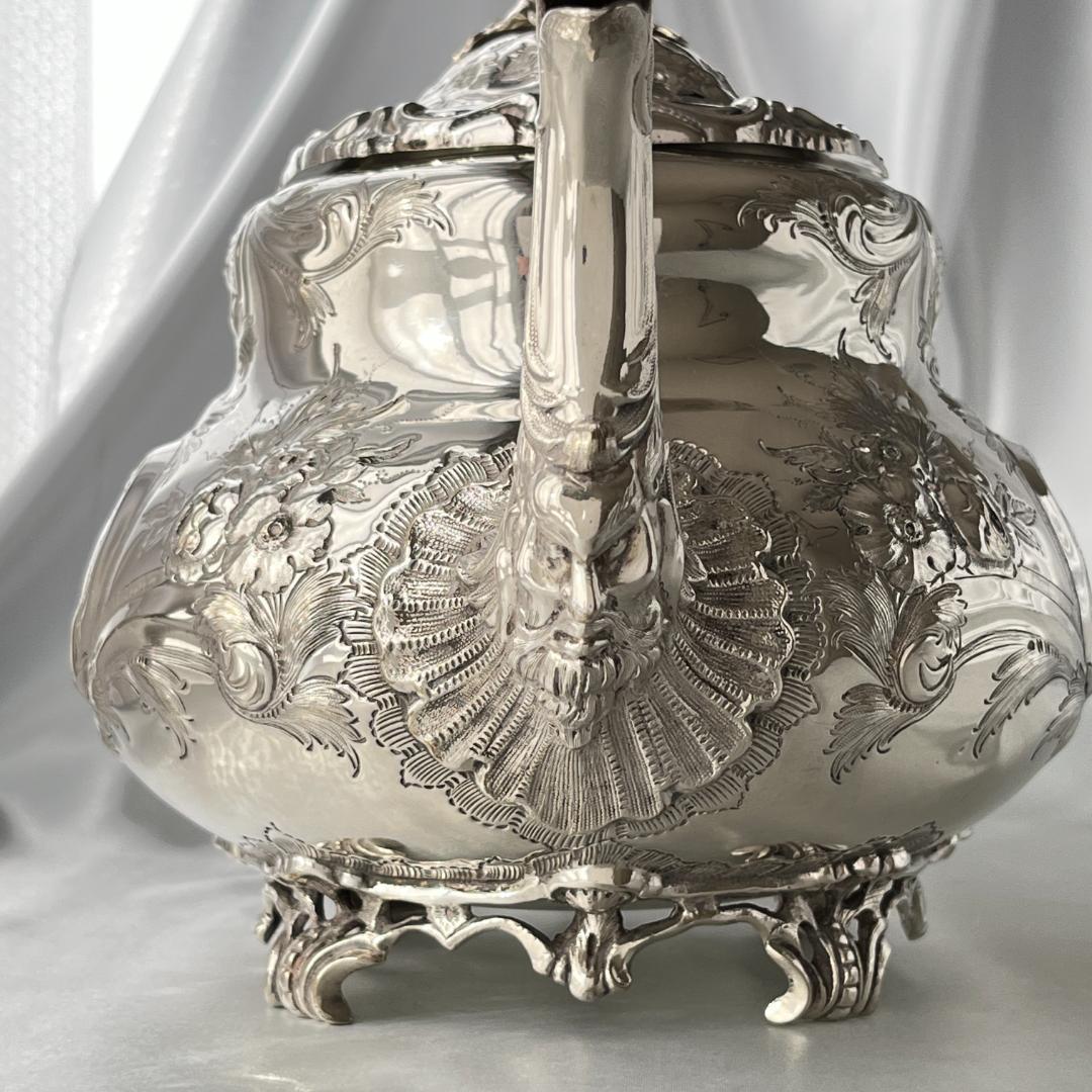 【英国 】 ファルコンとマスカロンのティーポット【シルバープレート】豪華！！