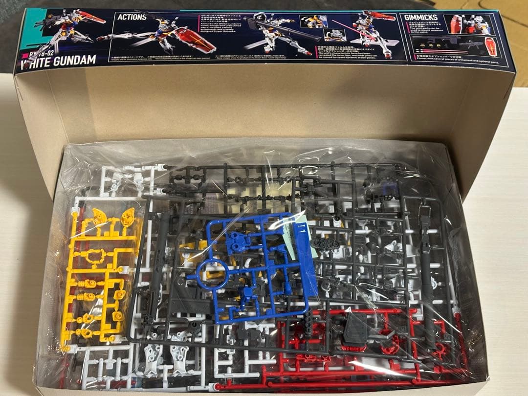 新品HG 白いガンダム　赤いガンダム　ジフレド　３点セット