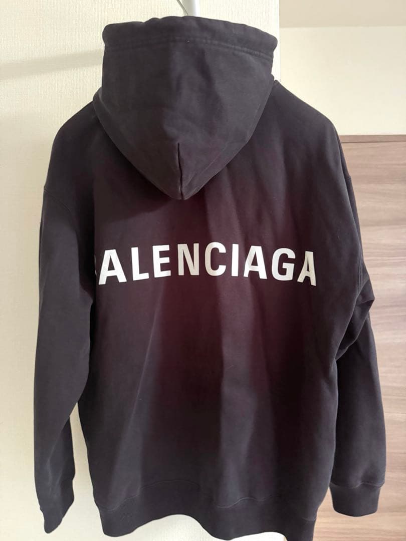 BALENCIAGA バレンシアガ　ブラック フード付きパーカー