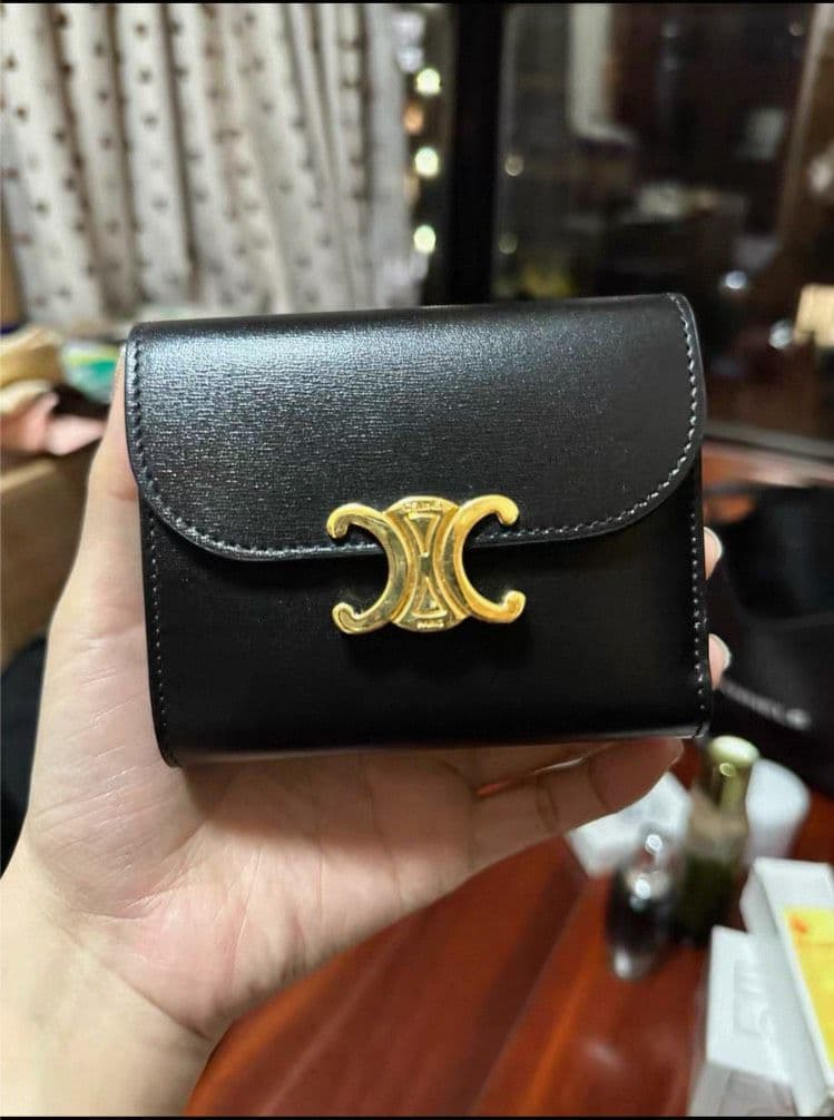 CELINE セリーヌトリオンフ レザー 三つ折り 財布 ブラック ゴールド金具