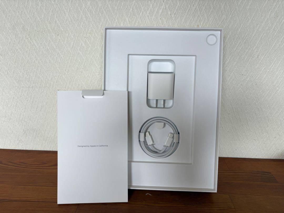 ほぼ新品　iPad air M3 11インチ　simフリー