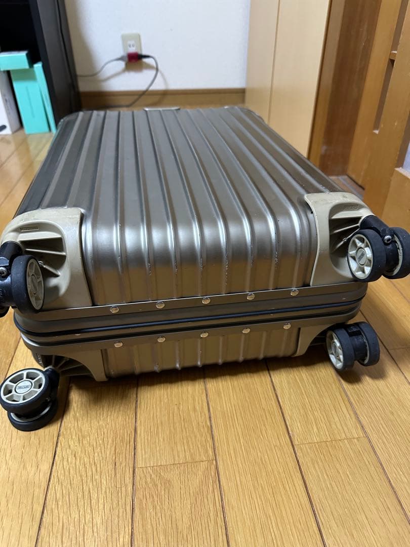 RIMOWA☆リモワスーツケース　トパーズチタニウム32L機内持ち込み可能