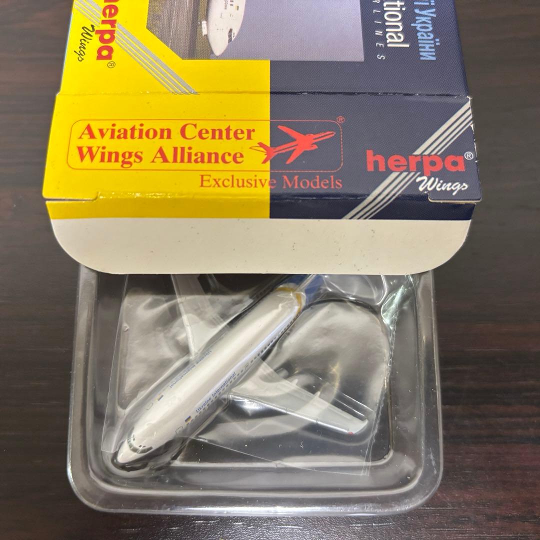 【希少】 国際航空 B737-200 Herpa 1/500