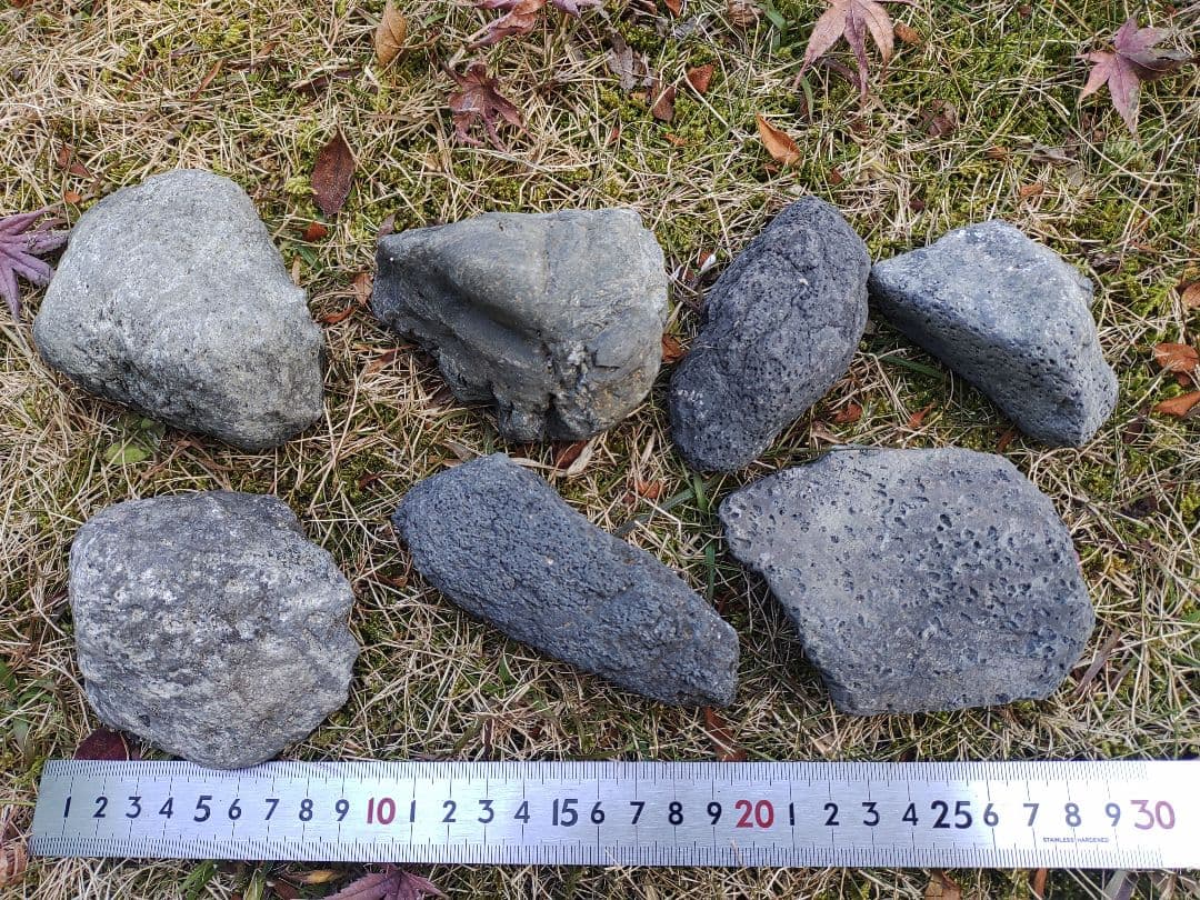 小さめの石　サンプル　①