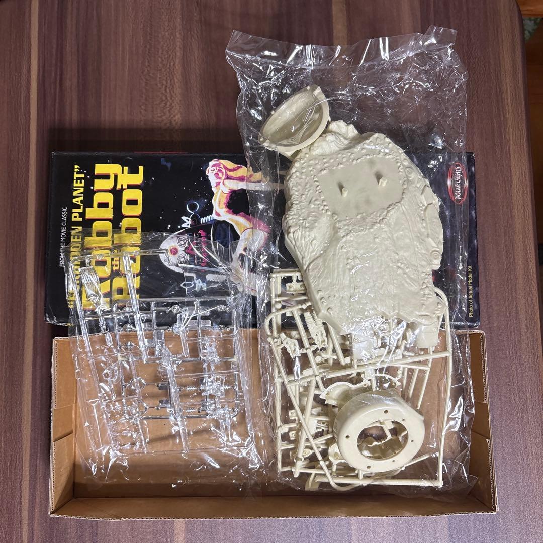 ロスト・イン・スペースロボット＆ロビー・ザ・ロボット　プラモデル　２点セット