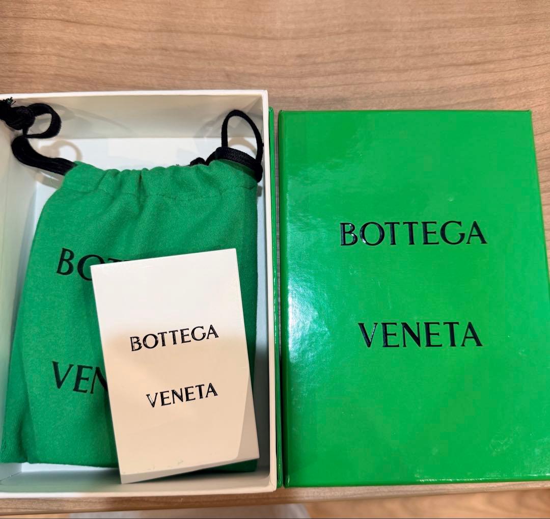 Bottega Veneta ボッテガ・ヴェネタ　二つ折りファスナーウォレット