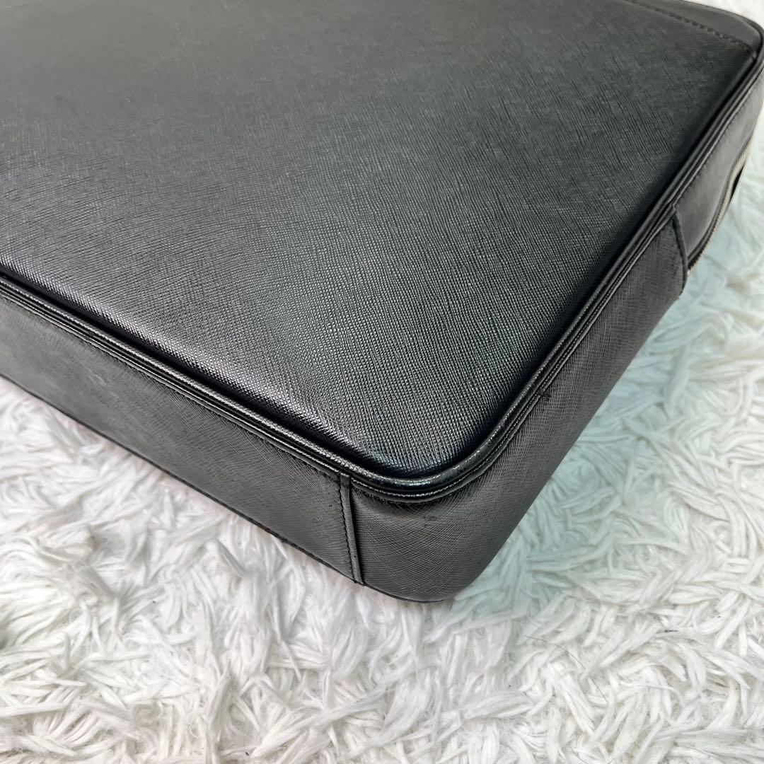 美品✨バーバリー　ブリーフケース　ビジネスバッグ　黒　A4 サフィアーノレザー