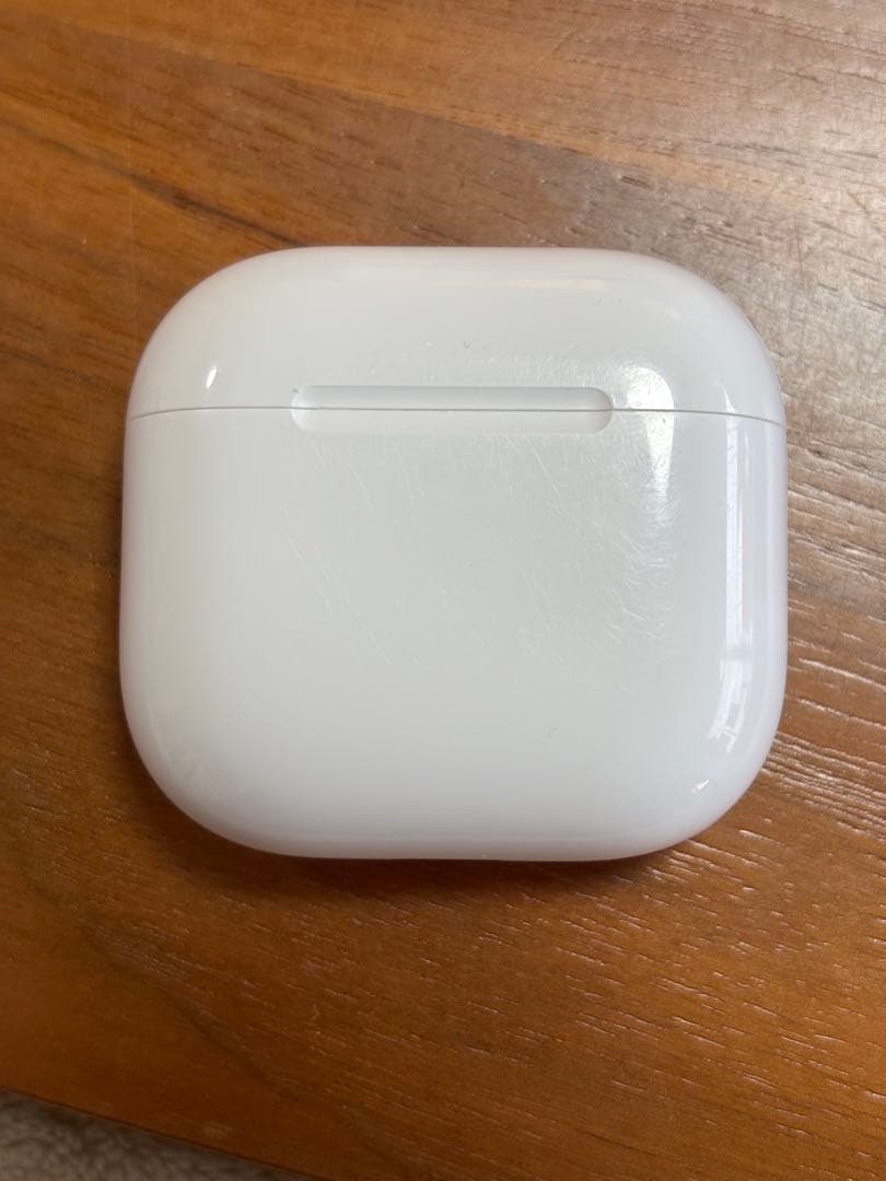 【中古】AirPods（第4世代）　ノイキャン付き