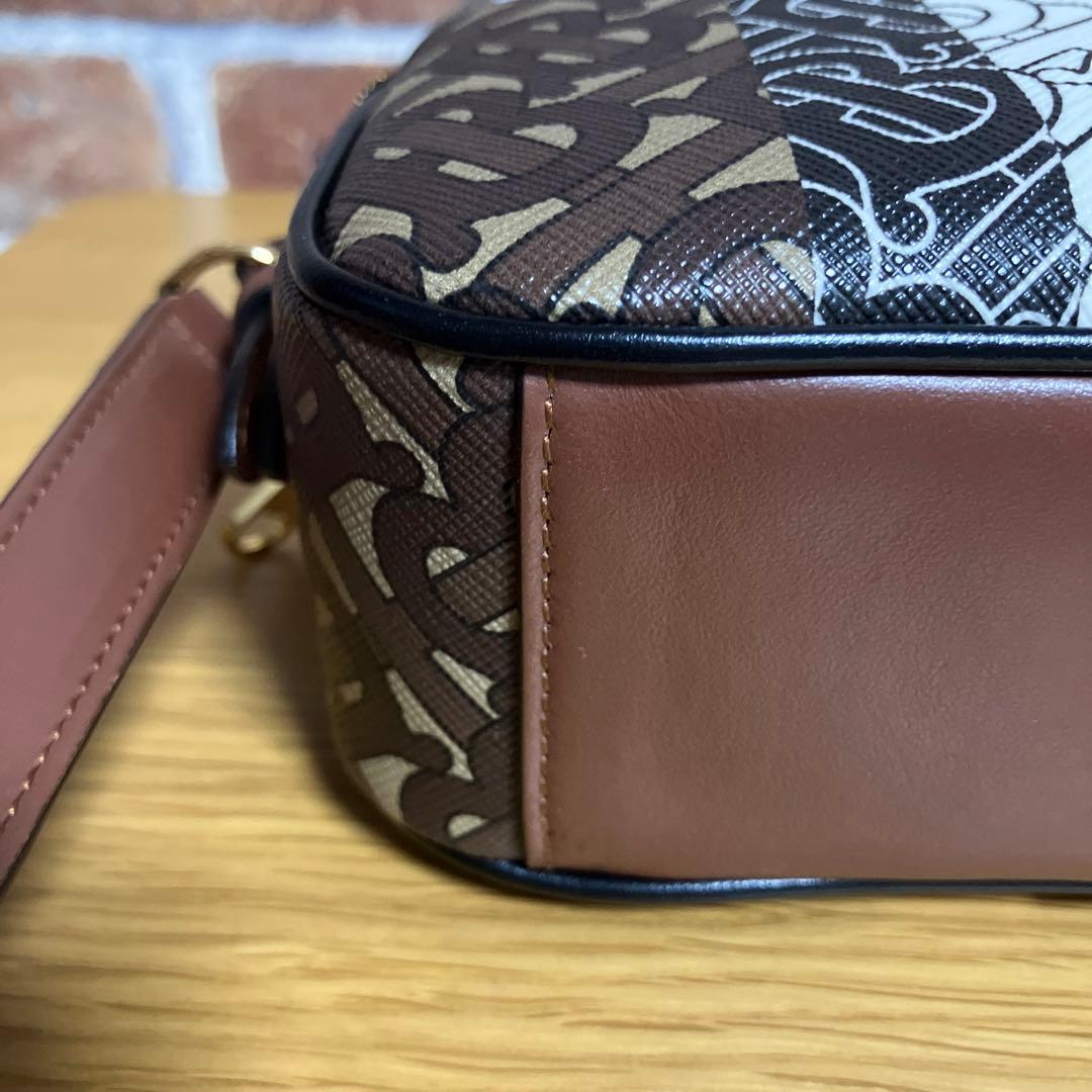 美品　バーバリーショルダーバッグ