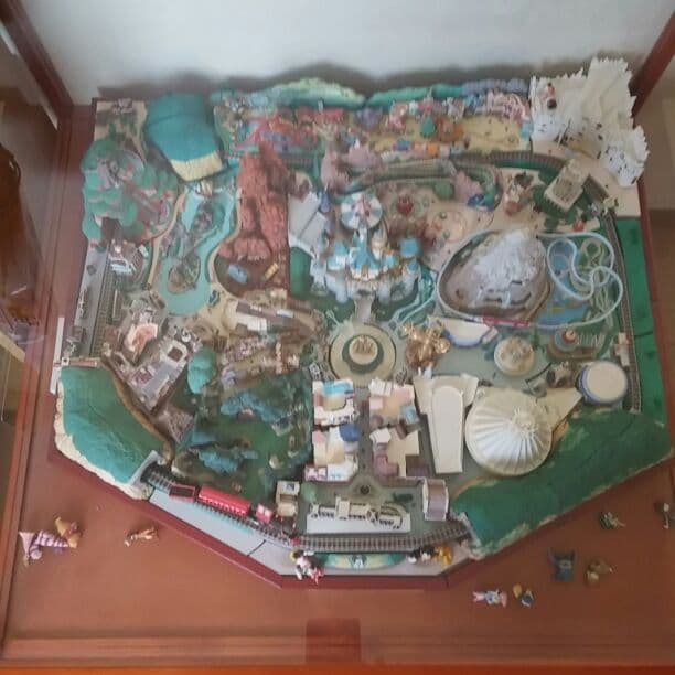 お家にディズニーランドが現れますよ。