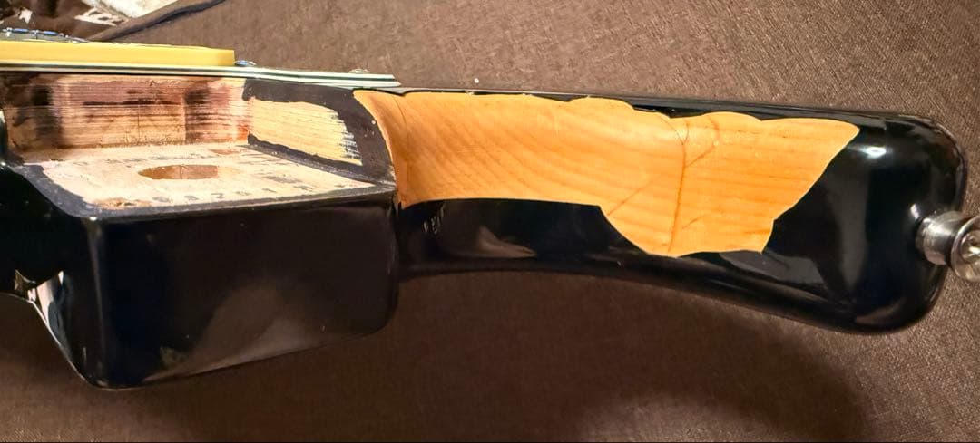 Fenderストラトブラック ボディ