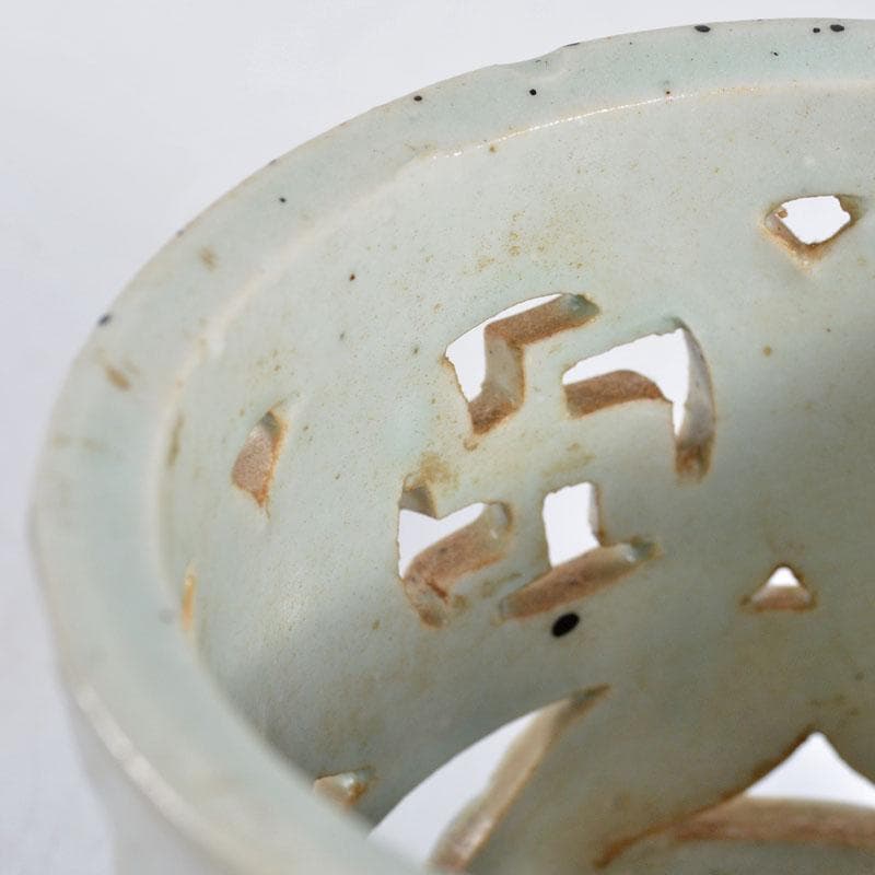 朝鮮　李朝　高麗白磁　染付　鏤雕卍葉文透かし　筆筒　G　R4660