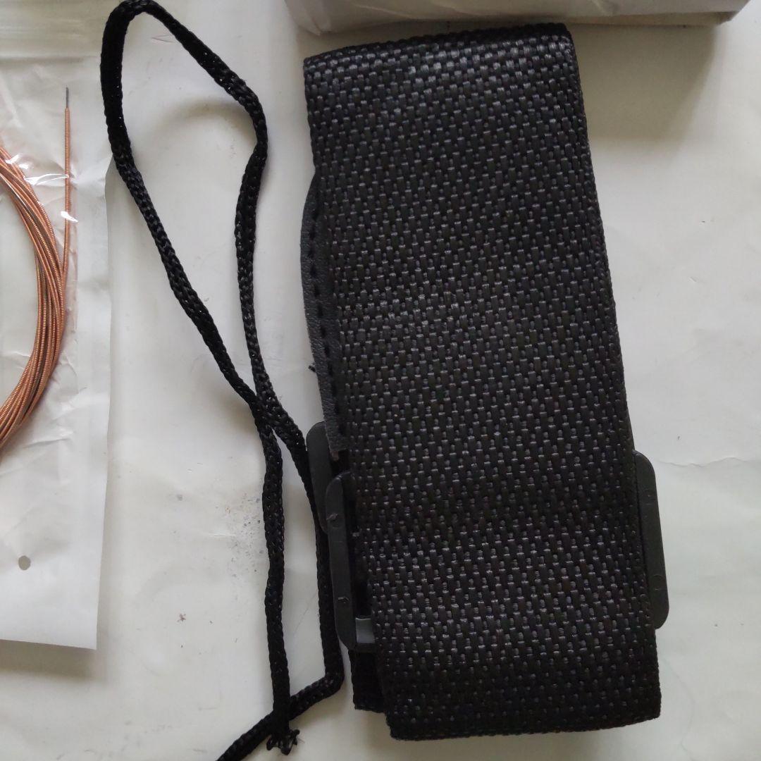 新品！ カッタウェイデザイン 白いアコースティックギター